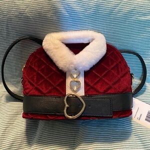 Betsey Johnson Santa Crossbody 🎅🏼